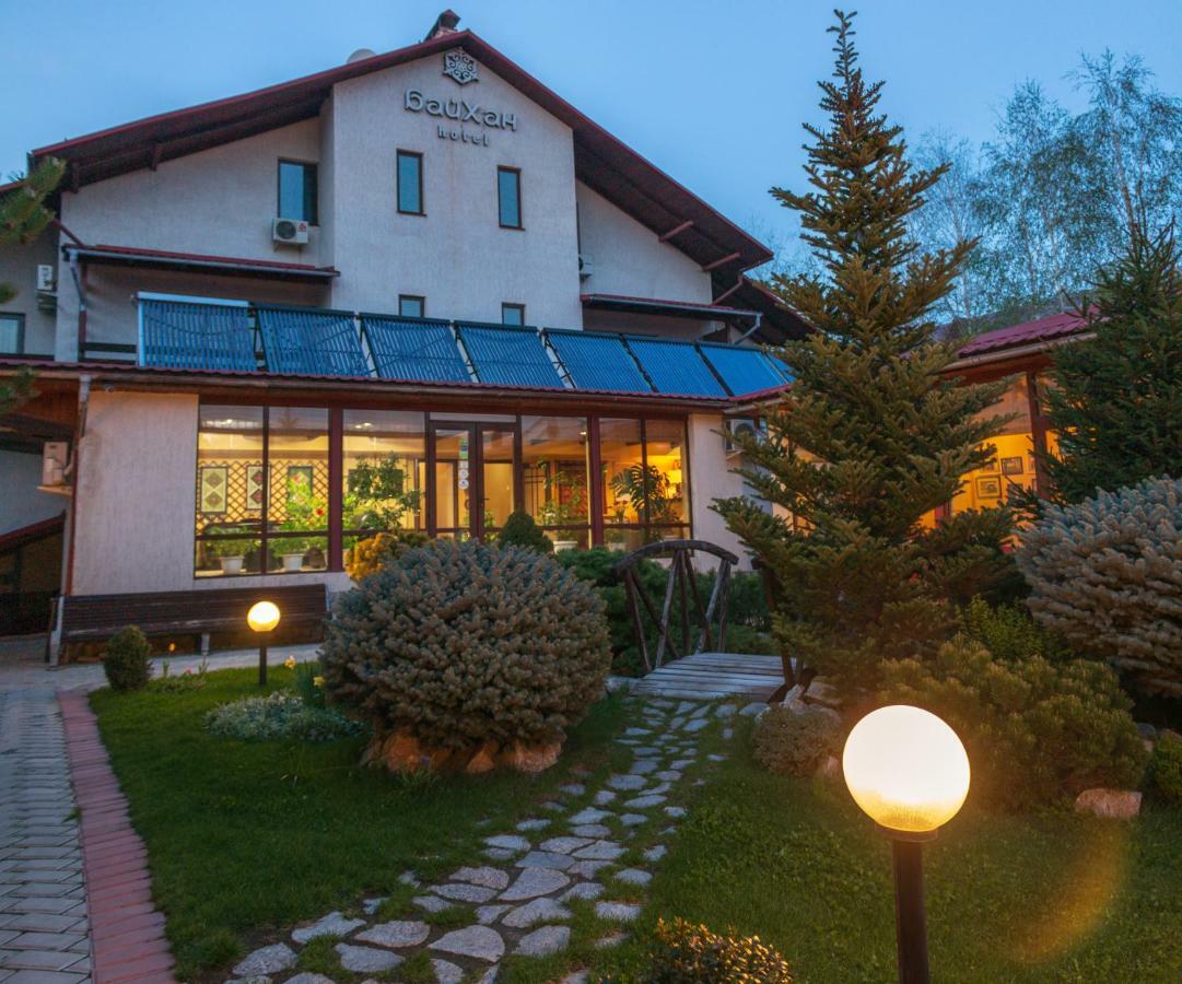 Tian-Shan Hotel Bishkek Exterior photo